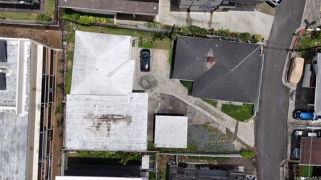 1044 Green Street A, Honolulu, HI 96822