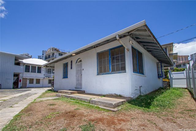 1044 Green Street A, Honolulu, HI 96822