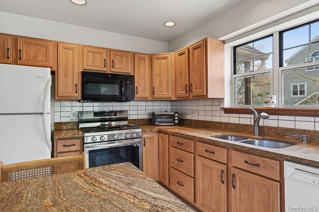 75 W Hartsdale Avenue 8, Hartsdale, NY 10530