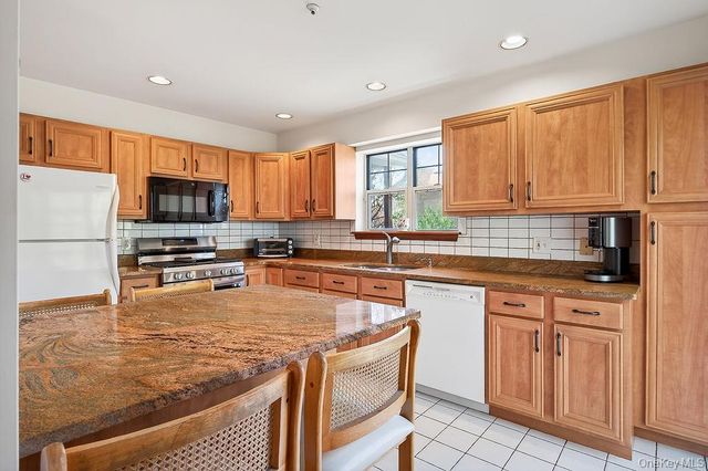 75 W Hartsdale Avenue 8, Hartsdale, NY 10530