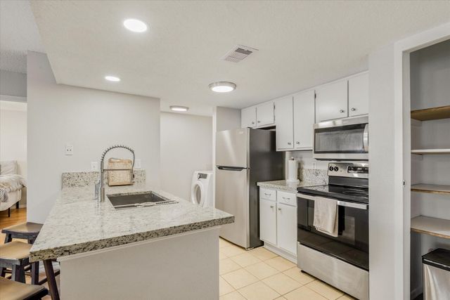260 El Dorado Boulevard 2708, Houston, TX 77598