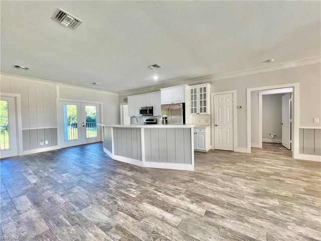 11380 Trinity PL, Naples, FL 34114