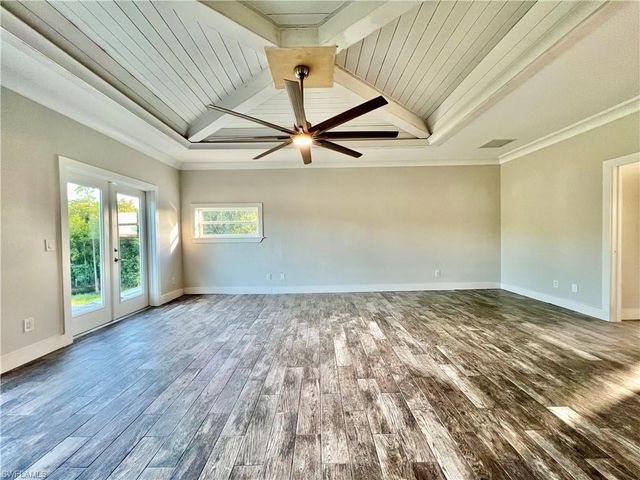 11380 Trinity PL, Naples, FL 34114