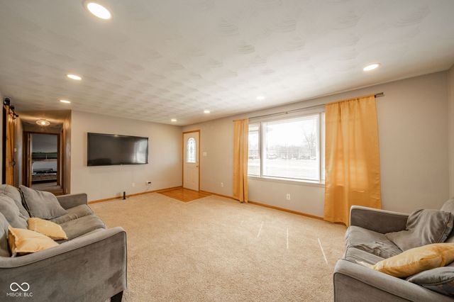 228 E 600 N, Alexandria, IN 46001