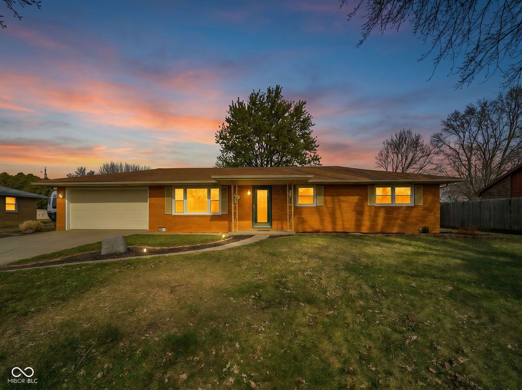 228 E 600 N, Alexandria, IN 46001