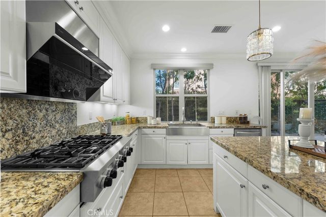 126 Saybrook, Irvine, CA 92620
