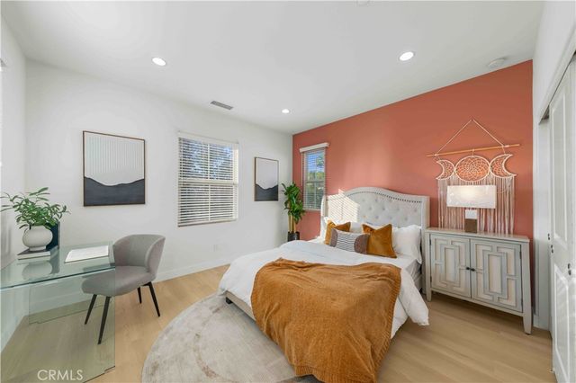 126 Saybrook, Irvine, CA 92620