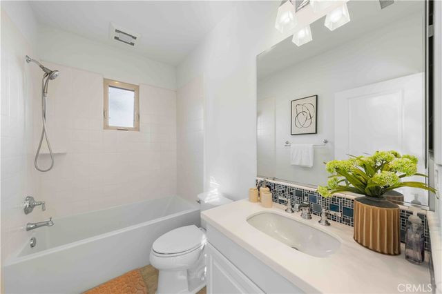 126 Saybrook, Irvine, CA 92620