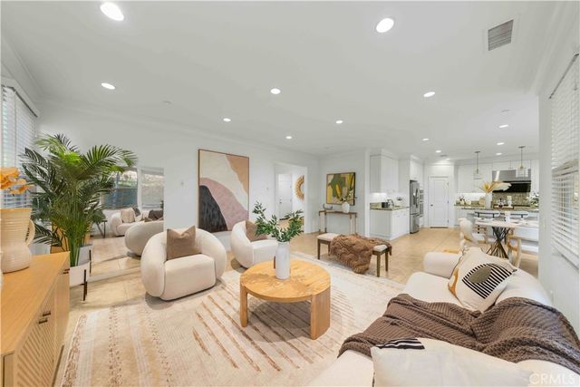 126 Saybrook, Irvine, CA 92620