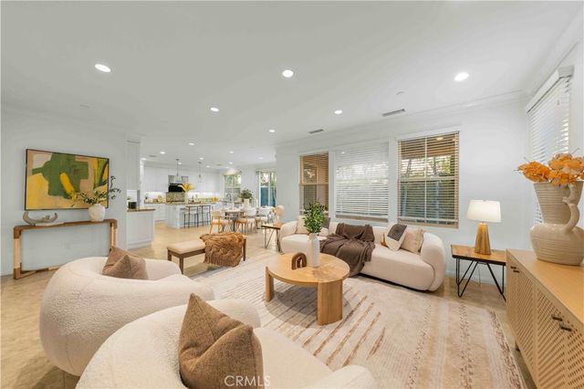 126 Saybrook, Irvine, CA 92620