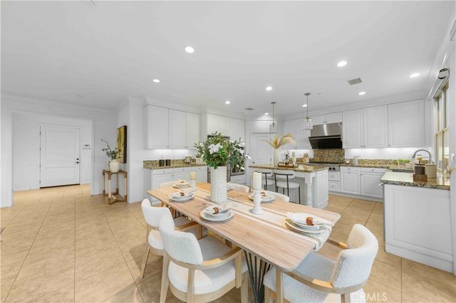 126 Saybrook, Irvine, CA 92620