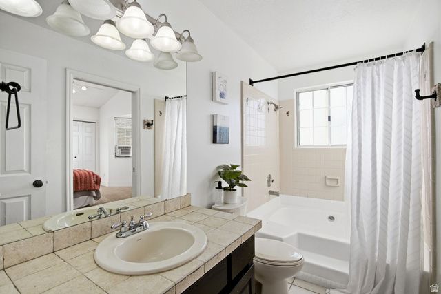 5703 S 4025 W, Roy, UT 84067