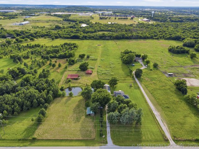 15802 S Elwood Avenue, Glenpool, OK 74033