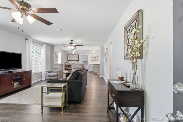 15802 S Elwood Avenue, Glenpool, OK 74033