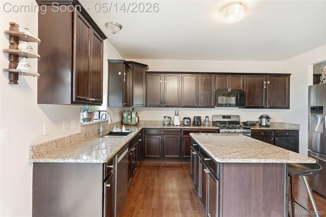 27492 Belgrave Place, Novi, MI 48374