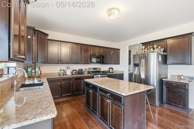 27492 Belgrave Place, Novi, MI 48374