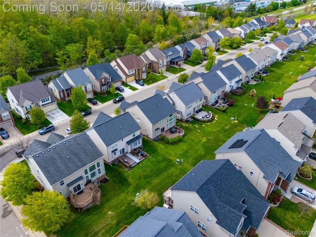27492 Belgrave Place, Novi, MI 48374