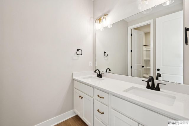 18410 Sycamore Drive, Gretna, NE 68028