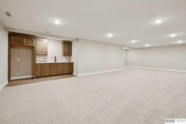 18410 Sycamore Drive, Gretna, NE 68028