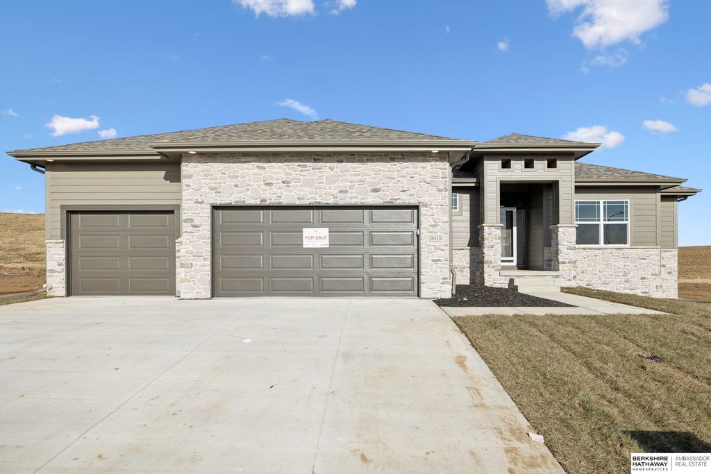 18410 Sycamore Drive, Gretna, NE 68028