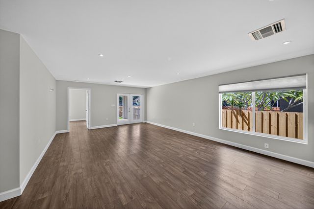 410 NE 34TH Street, Oakland Park, FL 33334