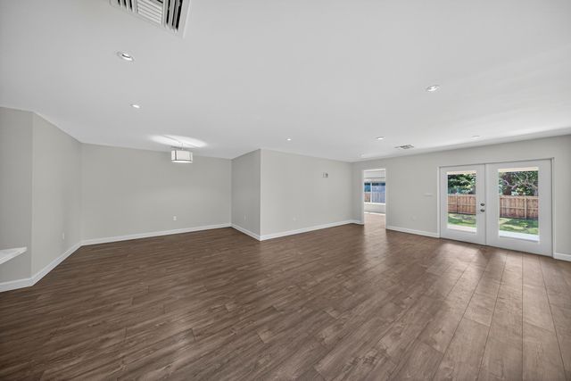 410 NE 34TH Street, Oakland Park, FL 33334
