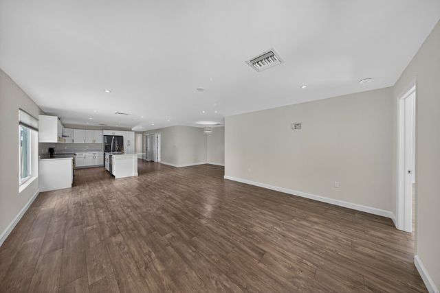 410 NE 34TH Street, Oakland Park, FL 33334