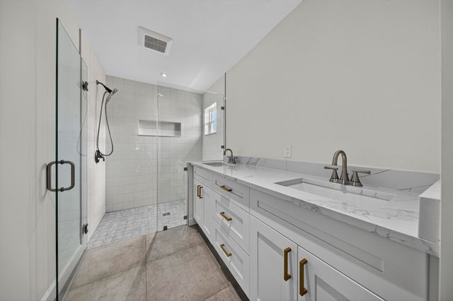 410 NE 34TH Street, Oakland Park, FL 33334