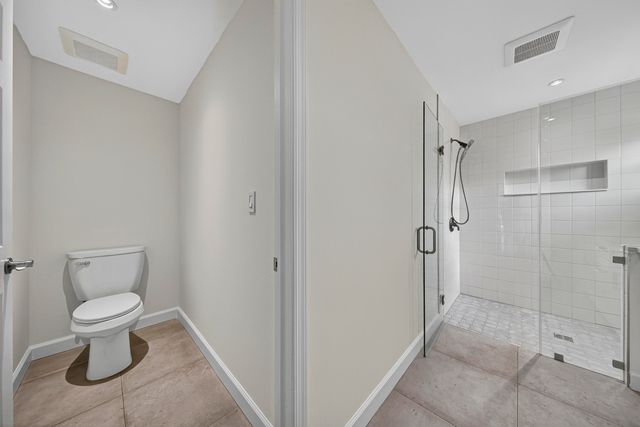 410 NE 34TH Street, Oakland Park, FL 33334