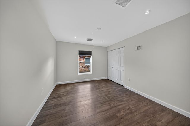 410 NE 34TH Street, Oakland Park, FL 33334
