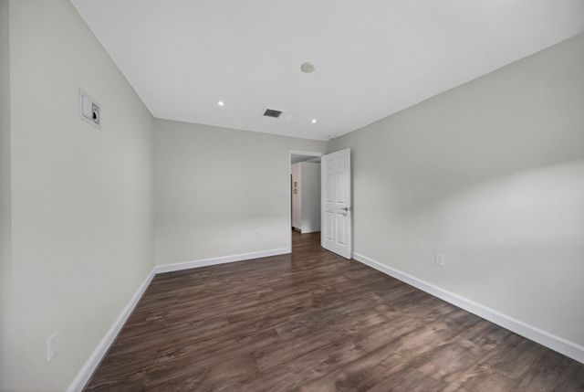 410 NE 34TH Street, Oakland Park, FL 33334