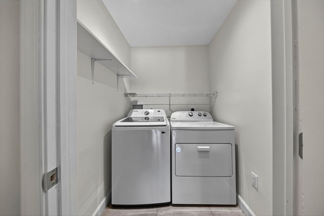 410 NE 34TH Street, Oakland Park, FL 33334