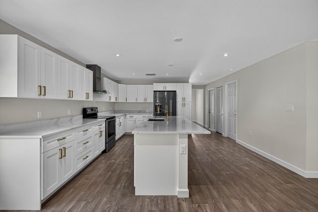 410 NE 34TH Street, Oakland Park, FL 33334
