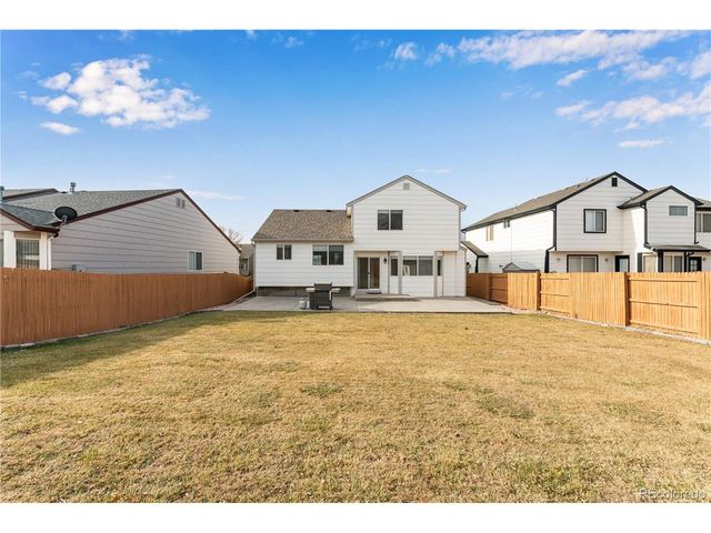 11589 River Run Cir, Commerce City, CO 80640
