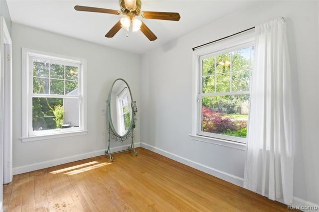 85 Hill Circle Drive, Waterford, MI 48328