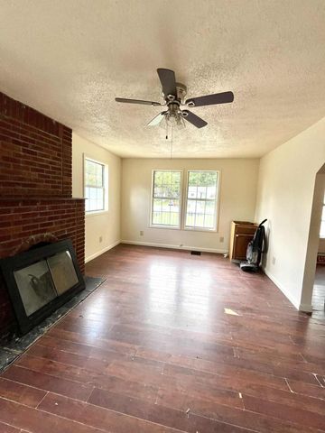 324 Yaden Street, Cumberland, KY 40823