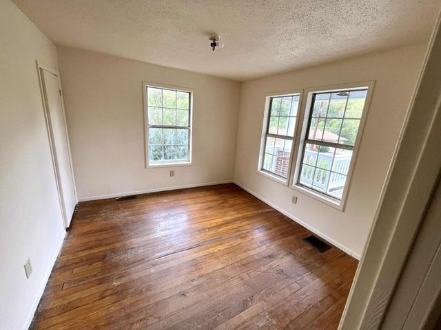 324 Yaden Street, Cumberland, KY 40823