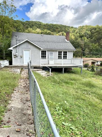 324 Yaden Street, Cumberland, KY 40823