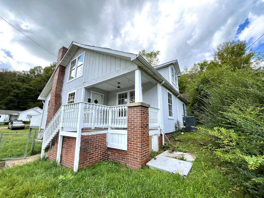 324 Yaden Street, Cumberland, KY 40823