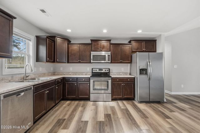 104 Cypress Court, Jacksonville, NC 28540