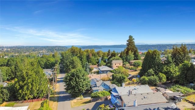 10406 55th Avenue S, Seattle, WA 98178