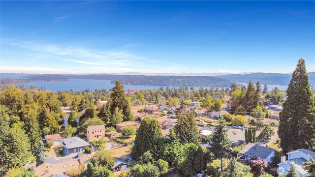 10406 55th Avenue S, Seattle, WA 98178