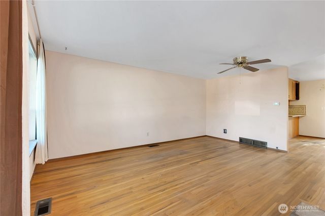 10406 55th Avenue S, Seattle, WA 98178