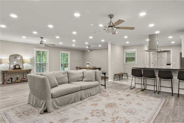 4320 Woodland Forrest, Tuscaloosa, AL 35405
