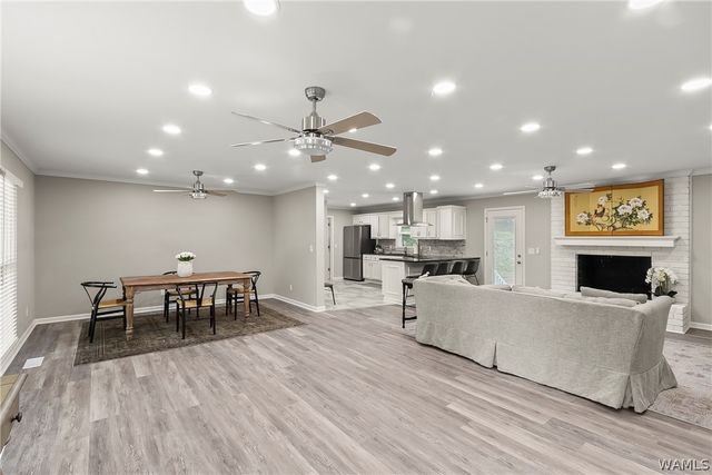 4320 Woodland Forrest, Tuscaloosa, AL 35405