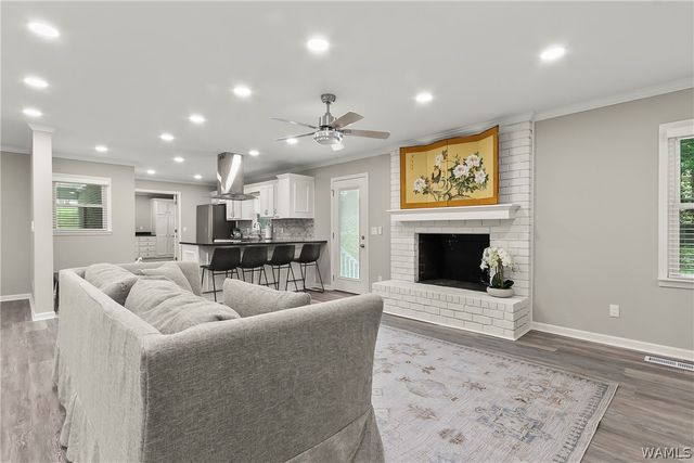 4320 Woodland Forrest, Tuscaloosa, AL 35405