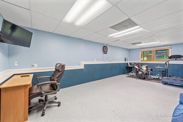 5215 N Lake Street, Mchenry, IL 60050