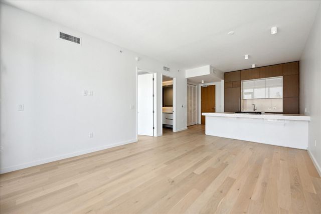 313 W 17th ST 1502, Austin, TX 78701