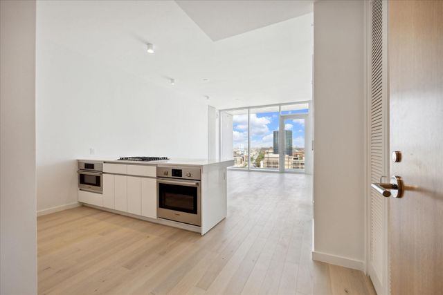 313 W 17th ST 1502, Austin, TX 78701