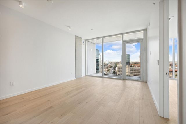 313 W 17th ST 1502, Austin, TX 78701